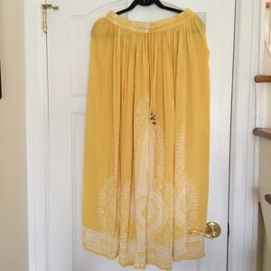 Yellow and white printed skirt